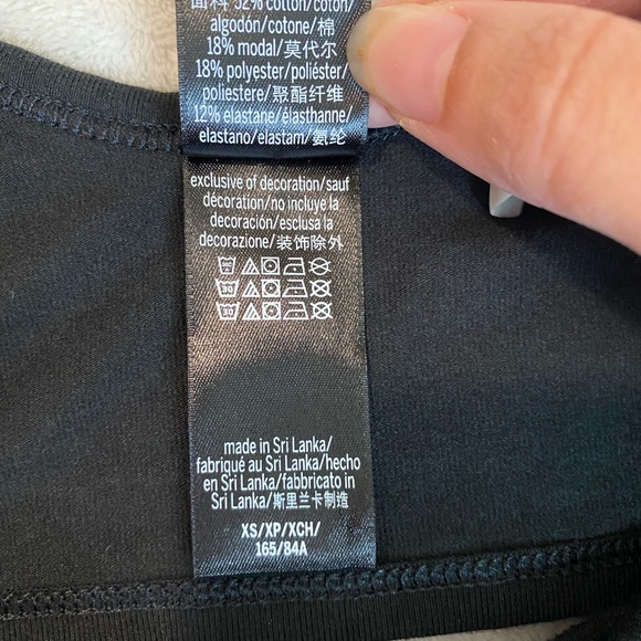 2 For $15 NEW Victoria’s Secret SPORT Crop Top XS Black - Picture 4 of 6